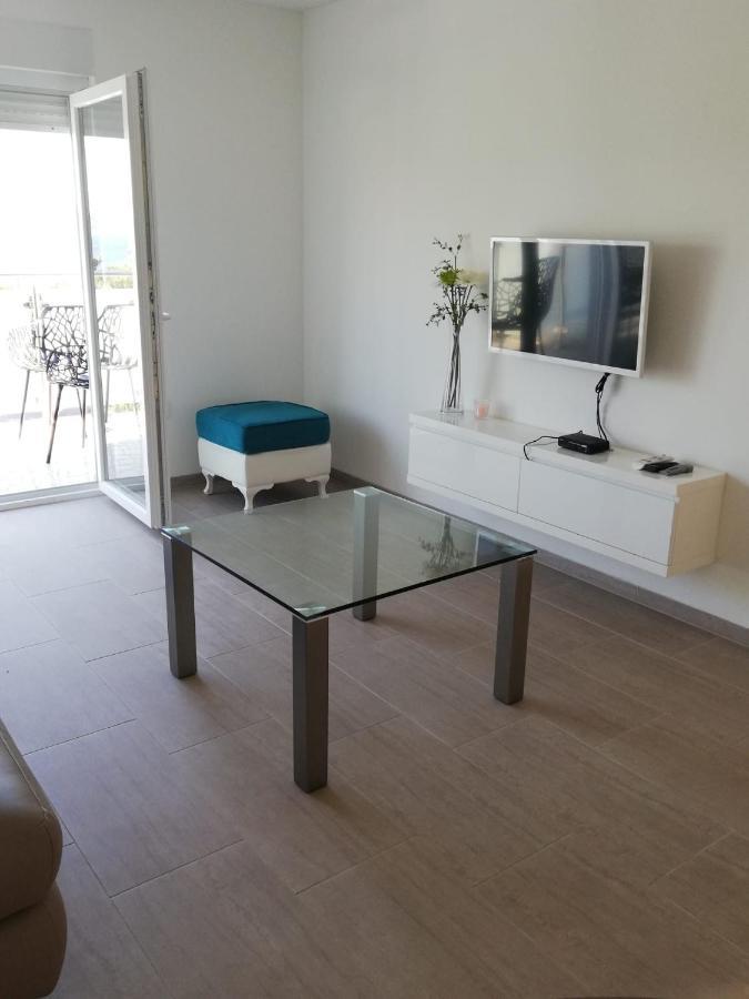 Apartmani Deluxe Jasenice  Εξωτερικό φωτογραφία