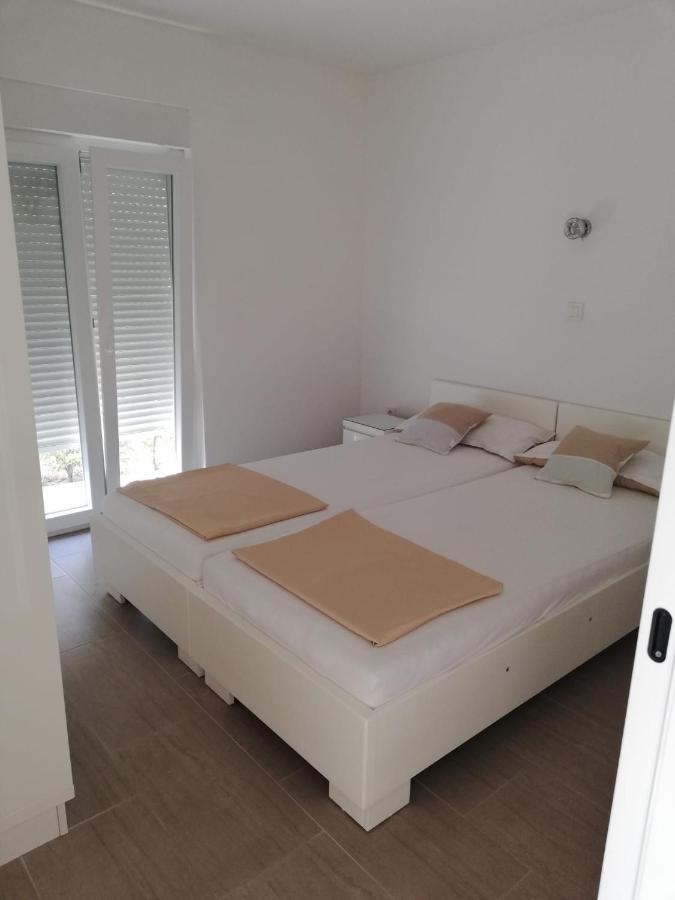 Apartmani Deluxe Jasenice  Εξωτερικό φωτογραφία