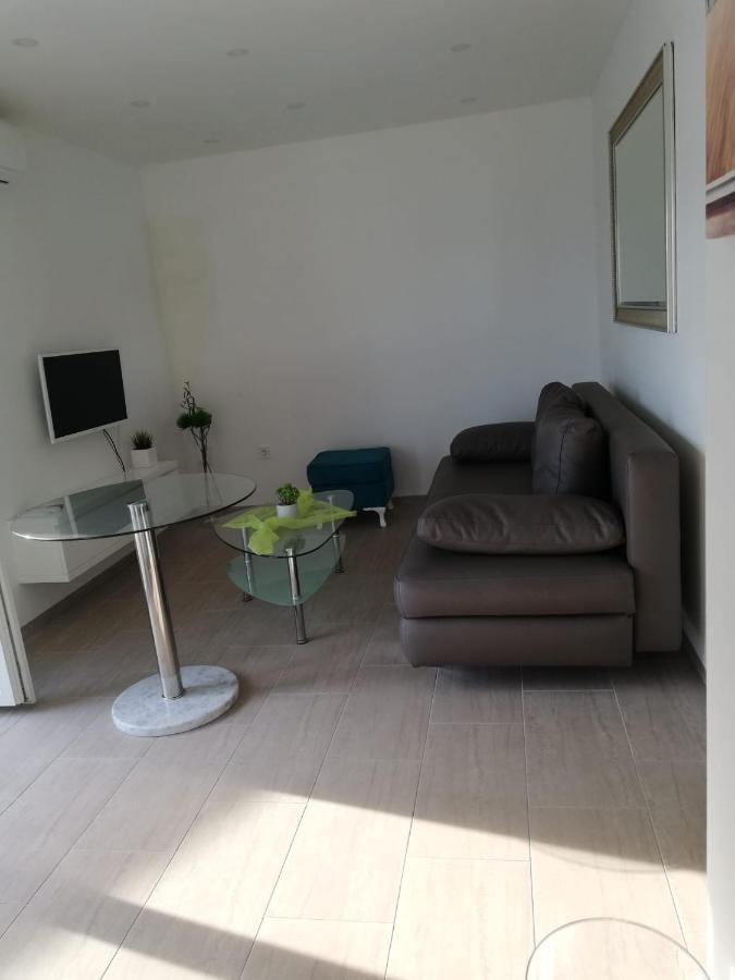 Apartmani Deluxe Jasenice  Εξωτερικό φωτογραφία
