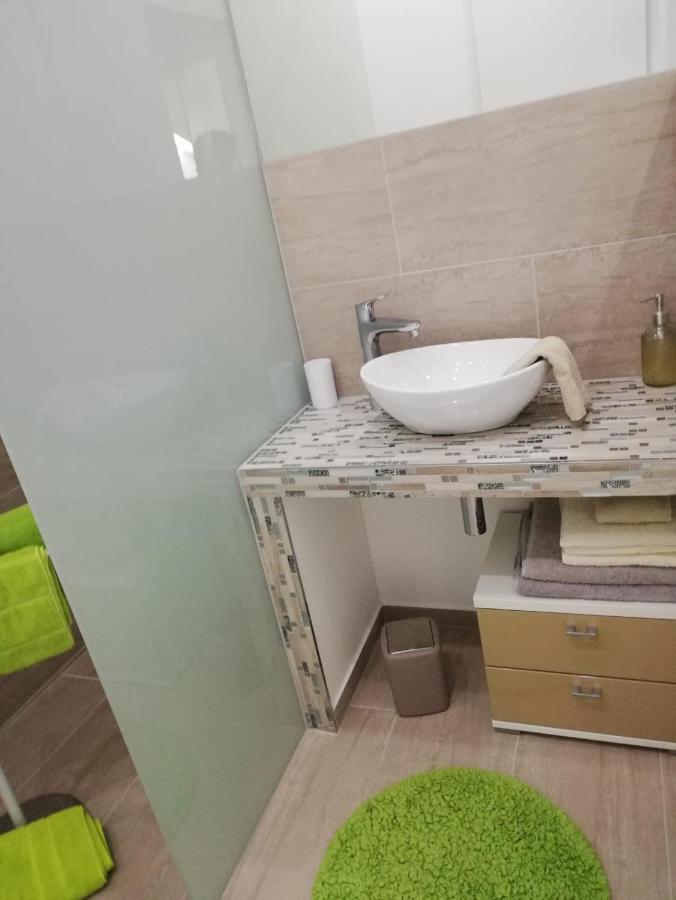 Apartmani Deluxe Jasenice  Εξωτερικό φωτογραφία