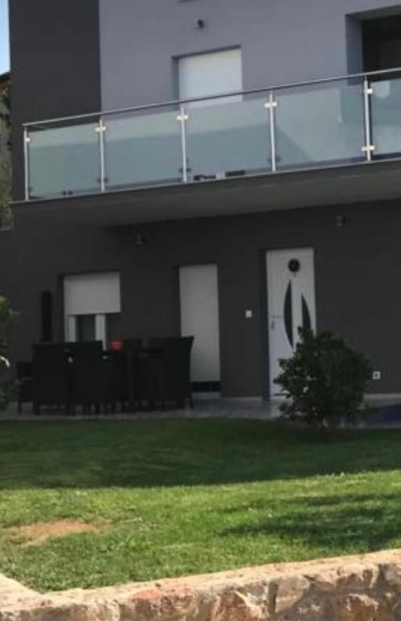 Apartmani Deluxe Jasenice  Εξωτερικό φωτογραφία